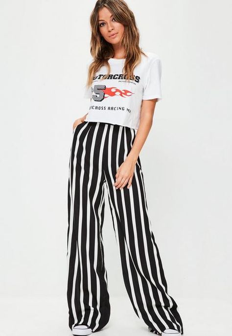 Black And White Striped Trousers Outfit, White Striped Pants Outfit, Striped Trousers Outfit, Black And White Striped Trousers, White Striped Trousers, Stripe Pants Outfit, Black And White Striped Pants, Outfits With Striped Shirts, Street Mode