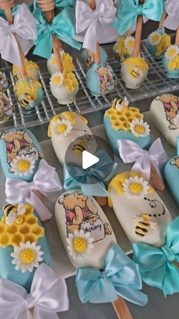 Cakes & Co. - Anjali Parwani on Instagram: "The cutest theme....Winnie the Pooh . . #cakesandcopty #winniethepooh #winniethepoohbabyshower #cakedesign #cakeinspiration #cakesicles #cakepops #bolosdecorados #caketrends" Winnie The Pooh Dipped Oreos, Winnie Pooh Dessert Table, Winnie The Pooh Cakesicles, Winnie The Pooh Baby Shower Treats, Winnie The Pooh Baby Shower Cake, Winnie The Pooh Cake Pops, Winnie The Pooh Cakes, Pooh Cake, Winnie The Pooh Cake