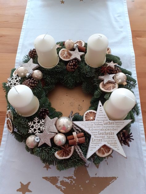 Advent Wearth Ideas, Advent Wreath Candles Diy, Diy Christmas Advent Wreath, Advent Whreat, Advent Wreath Diy, Advent Wreath Candles, Christmas Advent Wreath, Holiday Wreaths Christmas, Diy Christmas Ornaments Easy