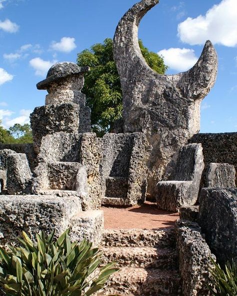 Coral Castle Coral Castle, Amazing Places To Visit, Lake Havasu City, Roadside Attractions, Stone Sculpture, Stonehenge, Epic Games, The Trip, Sea Blue