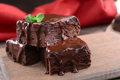 Avb Edibles: Top 5 Recipes for Already Vaped Bud | The Cannigma Desserts Around The World, Chocolate Crunch, Keto Brownies, Icing Recipe, Breakfast Cake, Easy Chocolate, Chocolate Brownies, Fresh Mint, Brownie Recipes