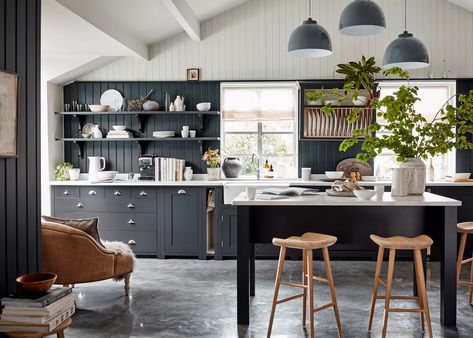 Neptune Kitchen, Estilo Cottage, Tongue And Groove Panelling, Solid Wood Kitchens, Shaker Style Kitchens, Sleek Kitchen, Popular Kitchens, Shaker Kitchen, House Things