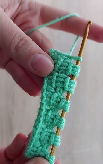 Simple Tunisian Crochet Tutorial Crocheting Tutorial, Crochet Turtle Pattern, Tutorial Knitting, Crochet Blanket Stitch Pattern, Tunisian Crochet Patterns, Tunisian Crochet Stitches, Crochet Tutorial Pattern, Crochet Stitches Free, Amazing Crochet