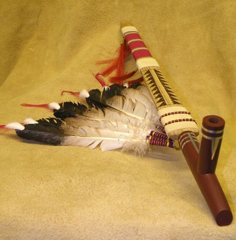 Peace Pipe, Native American Regalia, Native American Images, Native American Flute, Native American Crafts, Native American Artifacts, Native American Peoples, Nativity Crafts, American Indian Art