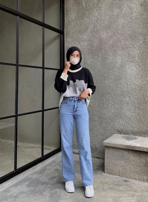 Hijab Outfit Jeans, Simple Hijab Outfit, Tunik Modern, Ootd Hijab Style, Outfit Hijab Casual, Ootd Hijab Casual, Hijab Simple, Outfit Korean Style, Outfits Hijab