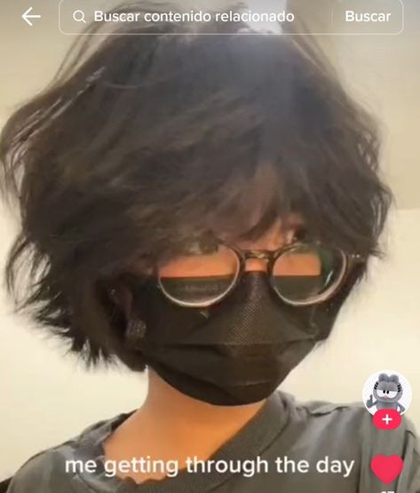 Hangodango on tiktok Jellyfish Haircut 360, Fluffy Short Haircuts, Short Fluffy Hair With Bangs, Short Fluffy Hair Girl, Corte Fluffy, Tomboyish Sidetails Haircut, Short Jellyfish Hair, Tomboy Haircut Round Face, Scaramouche Haircut