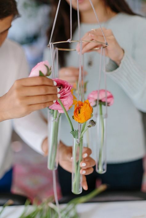 DIY Test Tube Vase Chandelier Tube Chandelier, Chandelier Diy, Test Tube Vase, Hanging Vases, Floral Chandelier, Diy Chandelier, Hanging Flowers, Diy Hanging, Test Tube