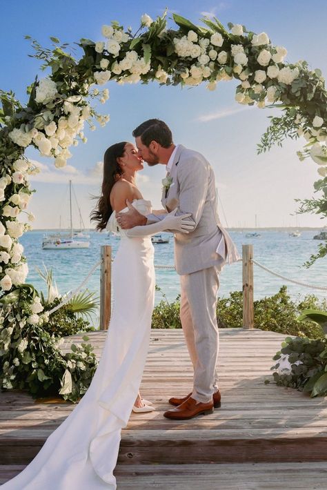 Let the serene beaches of the Bahamas be the canvas for your love story with a beach wedding at Chic Bahamas. Immerse yourself in a celebration where luxury meets the laid-back vibe of the islands, making every moment unforgettable. Ideal for couples who desire a Bahamas wedding that's both elegant and intimately connected with the beauty of the shore. Bahamas Wedding Ideas, Bahamas Wedding Venues, Bahamas Wedding, Bahamas, Luxury Wedding, Beach Wedding, Love Story, Wedding Ceremony, Wedding Planner