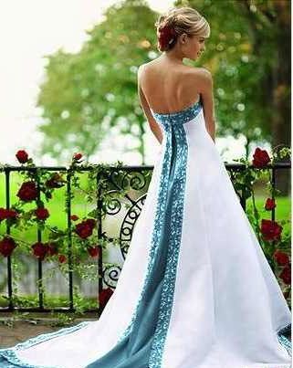 wedding brown and aqua | Turning Heads With Turquoise | My Wedding Bag Traditional Irish Wedding Dress, Teal Wedding Dress, Turquoise Wedding Dresses, Irish Wedding Dresses, Cream Wedding Colors, Green Wedding Dress, Celtic Wedding Dress, Blue Wedding Gowns, Green Wedding Dresses