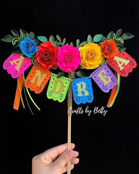 Mexican Cake Topper Fiesta Party, Cantaritos Flower Centerpieces, Mexican Fiesta Centerpieces Ideas, Cricut Mexican Fiesta, Cricut Fiesta Decorations, Mexican Fiesta Cake Birthday, Paper Centerpieces Diy, Elegant Mexican Theme Party Decorations, Fiesta Centerpieces Mexican