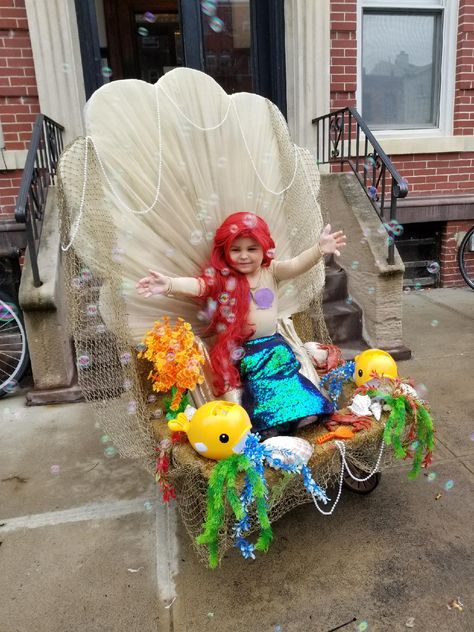 Mermaid Wagon Halloween, Halloween Wagon, Wagon Costume, Stroller Costume, Morale Ideas, Ariel Halloween, Under The Sea Costumes, Ariel Halloween Costume, Mermaid Float