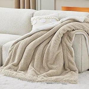 50% off BEDSURE Sherpa Blanket 20% off Code: BLBWNP5C + 30% Coupon 10.99(Reg.21.99) https://geni.us/r1KyY [AD] *Possible Commissions earned on Qualifying Purchases. Deals, Discounts, Prices and codes and change at anytime. #ThrowBlanket Beige Throw Blanket, Christmas Blanket Gift, Beige Throws, Blankets For Winter, Throw Blanket Gift, Herringbone Throw, Thick Blanket, Blanket For Couch, Twin Blanket