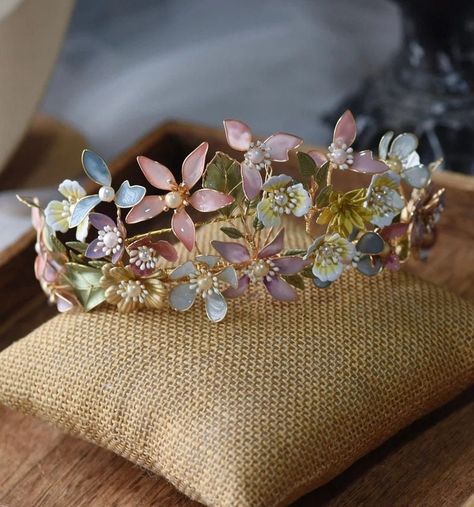 Resin flowers and Rhinestone crystals tiara. Made-to- order within 4 weeks, plus shipping time.  This bridal tiara is a stunning accessory that is perfect for adding a touch of elegance and sophistication to any wedding outfit. The baroque design of the tiara is in shades of pink, purple, blue, green, and yellow, making it a beautiful and eye-catching piece. The meadow flowers on the tiara add a natural and romantic touch to the overall design, making it a perfect choice for brides who want to incorporate a touch of nature into their wedding look. The Rhinestone crystals on the tiara add a touch of glamour and sparkle, making it a perfect choice for brides who want to shine on their special day. The tiara is suitable for many hair styles, making it a versatile accessory that can be worn by Fantasy Wedding Accessories, Crystal Flower Crown, Tiara Making, Fairy Tiara, Tiara Wedding Hair, Tiara Accessories, Rhinestone Outfit, Floral Tiara, Flower Tiara