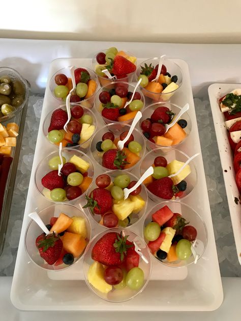 Mini Fruit Bowls, Cute Fruit Cup Ideas, Small Fruit Cups For Party, Small Fruit Cups, Party Fruit Cups, Fruit Cups Party, Fruit Cups Ideas, Fresh Fruit Cups, Individual Fruit Cups