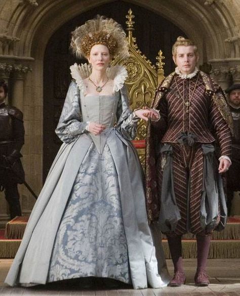 Elizabeth The Golden Age Costumes, Elizabeth Golden Age, Fashion In Movies, Elizabeth Costume, Elizabeth The Golden Age, Elizabethan Dress, Elizabethan Costume, Elizabethan Fashion, Tudor Fashion