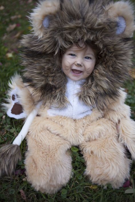 The+costume+is+made+by+me+for+my+7+month+old+son+Leo.+I+thought+it+would+be+fun+for+him+to+literally+be+a+leo/lion+for+his+first+Halloween.+This+turned+out+to+be+quite+a+project!+You+can+read+the... Baby Lion Costume, Kid Costume, Old Halloween Costumes, Ringmaster Costume, Carnaval Costume, The Lion Sleeps Tonight, Lion Costume, Leo Lion, Halloween Costume Contest