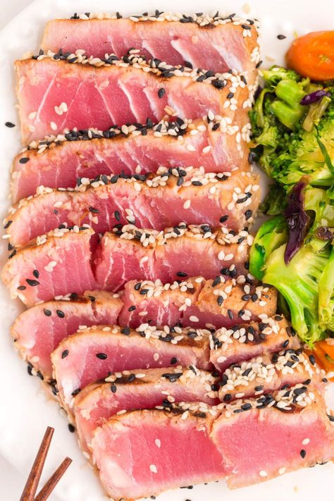 Ahi Tuna Marinade, Ahi Tuna Sauce, Cooking Ahi Tuna, Grilled Ahi Tuna, Grilled Tuna Steaks Recipes, Honey Marinade, Marinated Tuna Steak, Ahi Tuna Steaks, Tuna Poke Bowl Recipe