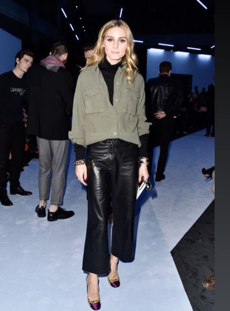 Casual Chique Stijl, Leather Culottes, Estilo Olivia Palermo, Olivia Palermo Lookbook, Olivia Palermo Style, Black Leather Pants, Mode Casual, Mode Chic, Modieuze Outfits