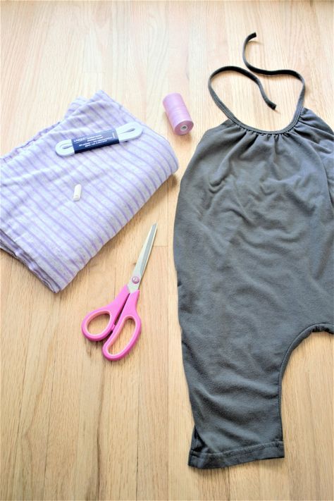 DIY Toddler Romper Tutorial - materials needed Diy Toddler Dress, Romper Tutorial, Diy Romper, Toddler Sewing Patterns, Baby Romper Pattern, Diy Baby Clothes, Sewing Kids Clothes, Diy Bebe, Romper Pattern