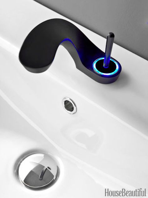 How Hi-Tech Could Your Bathroom Be? Ametis Faucet - This gorgeously designed faucet features a LED ring that is red or blue depending on water temperature. Water pressure is actually easily adjustable by hand. Available in several stylish finishes to match your decor. (Photo via  House Beautiful) Smart Home Ideas, Cool Bathroom, Moderne Pools, Bathroom Gadgets, Light Ring, Home Tech, Water Temperature, Quality Photo, Home Gadgets