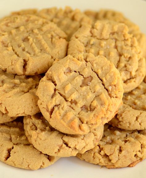 Salted Toffee Peanut Butter Cookies Peanut Butter Skor Cookies, Salted Peanut Cookies, Peanut Butter Heath Cookies, Peanut Butter Toffee Bars, Peanut Butter Toffee Cookies, Heath Cookies, Peanut Butter Toffee, Fudge Cookie Recipe, Butter Brickle