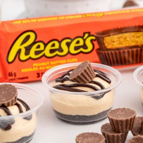 Reese Dessert Cups - Princess Pinky Girl Chocolate Cup Desserts, Elote Corn, Cheesecake Salad, Portable Dessert, Magnolia Bakery Banana Pudding, Cake Jars, Peanut Butter Dessert Recipes, Cake Princess, Chocolate Peanut Butter Desserts