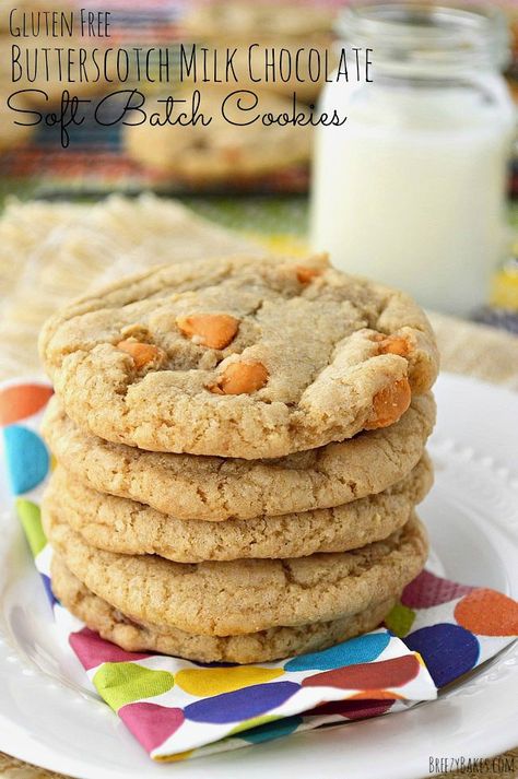 These Gluten Free Butterscotch Milk Chocolate Soft Batch Cookies are the perfect mixture of chocolate and butterscotch. A treat your whole family is sure to love! Smoothie With Chia Seeds, Banana Almond Smoothie, Soft Batch Cookies, Soft Batch, Butterscotch Cookies, Almond Smoothie, Gluten Free Sweets, Gluten Free Treats, Best Cookie Recipes