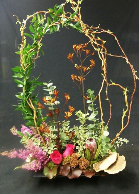 Vegetative Floral Design, Sympathy Floral, Bouquet Champetre, Birthday Flowers Bouquet, Sustainable Flowers, Easter Flower Arrangements, Spring Flower Arrangements, Ikebana Arrangements, Ikebana Flower Arrangement