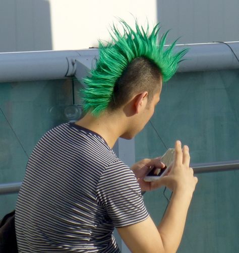 Green Mohawk, Punk Guys, Mohawk For Men, Punk Mohawk, Queer Hair, Mohawk Hair, Mohawk Haircut, Mohawk Hairstyles Men, Mohawk Hairstyles