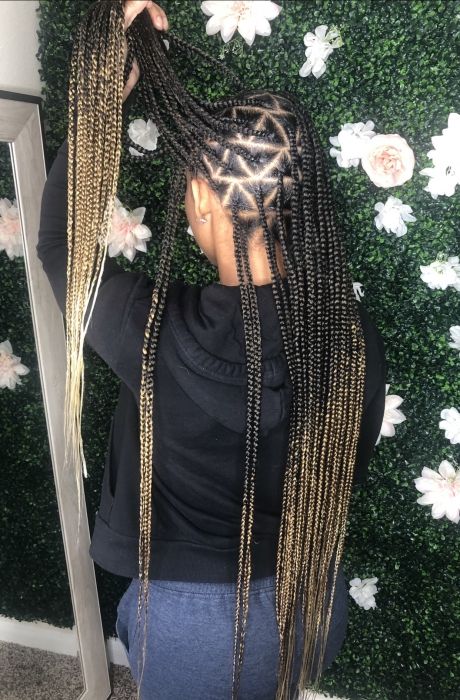 Triangle Box Braids Knotless, Box Braids For Prom, Braids For Graduation, Nursing School Hairstyles, Braids For Winter, Braids For Prom, Ombre Knotless Braids, Styles For Braids, Triangle Part Braids