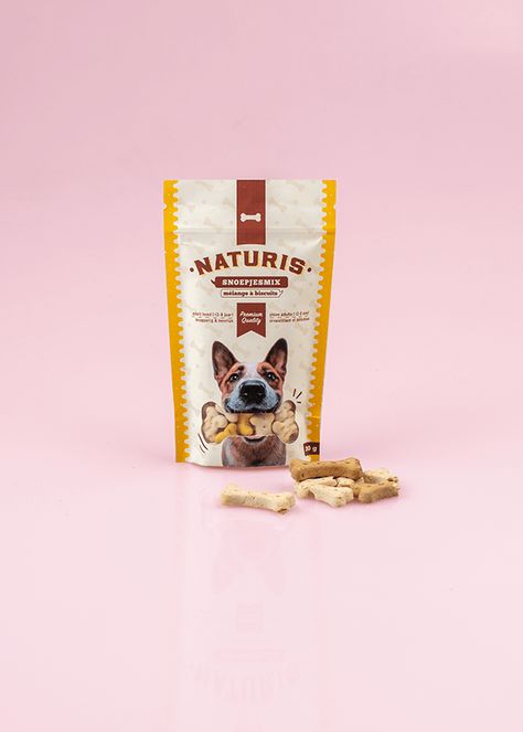 Dog Treat Packaging, Pet Food Packaging, Pet Branding, Packaging Snack, New Branding, Dog Food Brands, Food Branding, Food Menu Design, Dog Branding