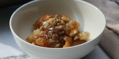 This French Canadian dessert is commonly served in diners. The traditional recipe uses heavy cream and maple syrup; this one uses milk and brown sugar. Canadian Food Recipes, Persimmon Pudding, Canadian Dessert, Canadian Cuisine, Pudding Cakes, Canadian Recipes, Warm Desserts, Creamy Pudding, Christmas Landscape