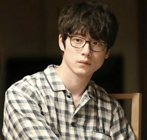 Kentaro Sakaguchi Boyfriend, Sakaguchi Kentaro, Nerdy Guys, Kentaro Sakaguchi, Portrait Photography Men, Human Poses Reference, Japanese Boy, Japanese Men, Attractive Guys