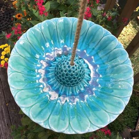 Ceramic Bird Bath, Unique Bird Feeders, Hanging Bird Bath, Clay Bird, Unique Bird Houses, Diy Bird Feeder, Hanging Bird Feeders, Garden Pottery, Keramik Design