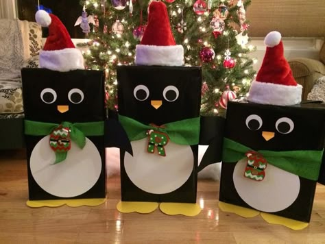 Space Gift Wrapping Ideas, Christmas Character Gift Boxes, Themed Gift Wrapping Ideas, Penguin Christmas Wrapping Ideas, How To Wrap Kids Christmas Presents, Penguin Gift Wrapping Ideas, Christmas Gift Tower Ideas, Penguin Wrapping Ideas, Christmas Gift Wrap Ideas For Kids