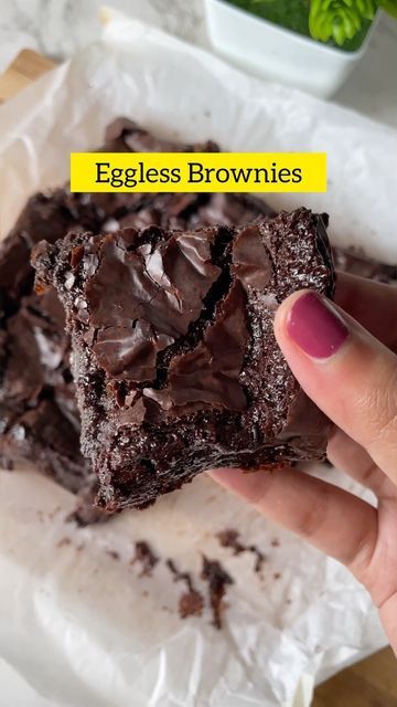 Ishita on Instagram: "✨ eggless brownies ✨ A little treat to end the weekend with 😌 - 250g dark chocolate - 1/3 cup butter (roughly 70g) - 1 cup condensed milk (300g) - 1/2 cup cocoa powder - 1/2 cup maida - 1/2 tbsp baking powder - 1/4 cup sugar - 1/2 tsp salt - 3-4 tbsp water/milk Bake at 180C for 30-35 minutes Music: @iamgravero #brownies #egglessbrownies #brownie #brownierecipe #india #brownielovers" Egg Less Brownies, Eggless Brownies, Eggless Brownie Recipe, Kolkata Food, Brownie Toppings, Crinkle Top, Brownie Cake, Pound Cake Recipes, Condensed Milk