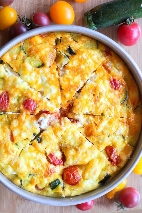 Zucchini Goat Cheese, Goat Cheese Tomato, Tomato Frittata, Goat Cheese Frittata, Zucchini Frittata, Zucchini Recipes Healthy, Law Carb, Dinner Vegetarian, Cheese And Tomato