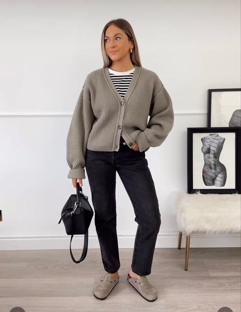 Boxy Cardigan Outfit, Winter Outfits2024, Footy Outfits, Clog Outfit, Apostolic Outfits, Fall Winter Capsule Wardrobe, Birkenstock Clogs, Jeans Outfit Spring, Closet Aesthetic