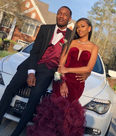 THEY DID THAT ‼️ @Geeshcat  For More @Dadollhouse Prom Night Dress, Prom Pictures Couples, Prom Goals, Dresses Floor Length, Burgundy Prom, Prom Couples, Prom Inspiration, Evening Wear Dresses, Ruffle Prom Dress