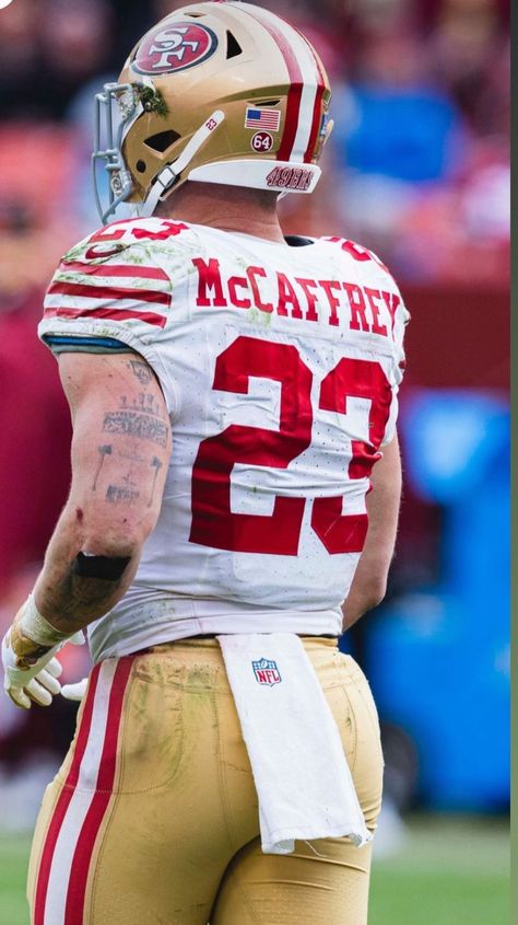 49ers Nation, 49ers Players, Nfl Football Pictures, Nfl Football Art, Nfl 49ers, Nfl Photos, Christian Mccaffrey, 49ers Football, Rugby Men