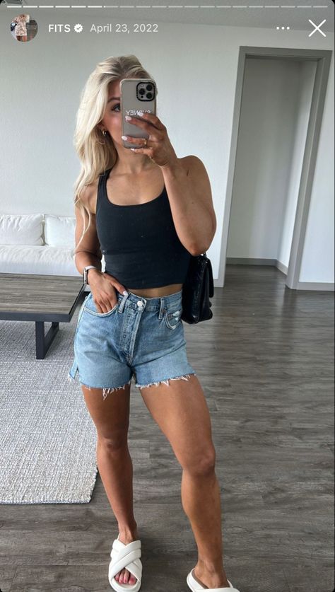 sydneyadams on instagram Sydney Adams, Hot Mom Outfits, Cali Summer, Summer Outfits 2024, Causual Outfits, Cute Comfy Outfits, Cute Everyday Outfits, Cute Summer Outfits, Fall Fashion Outfits