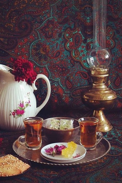 Richard Avedon Photography, Lebanese Breakfast, Iranian Dishes, Iran Food, Gardening Photography, Iran Culture, Instagram Feed Planner, Artsy Background, Persian Architecture