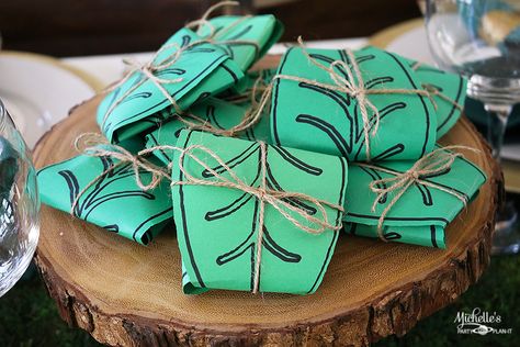 Mallorn Leaf, Lord Of The Rings Party, Zelda Party, Hobbit Party, Cute Gifts For Friends, The Shire, Birthday Ring, Party Rings, Gadget Gifts