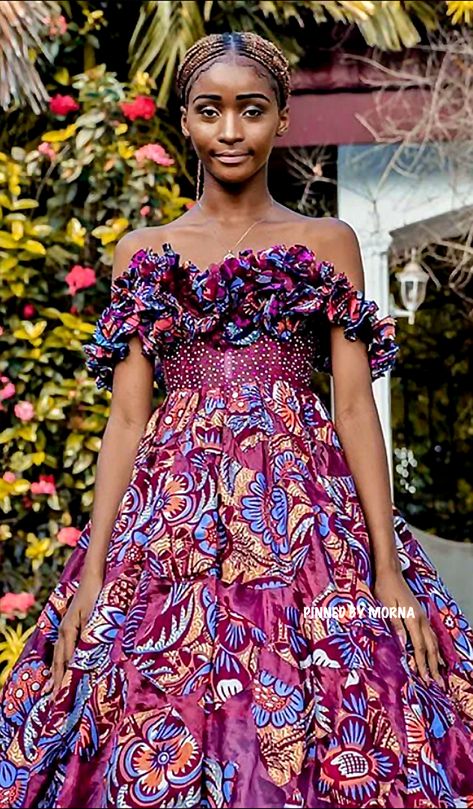 Florentine Mwema Bukasa - Congo. Vlisco Dresses, Seydou Keita, Drc Congo, African Elegance, African Traditional Wear, Traditional African Clothing, Fashion Traditional, African Fashion Traditional, Elegance Style