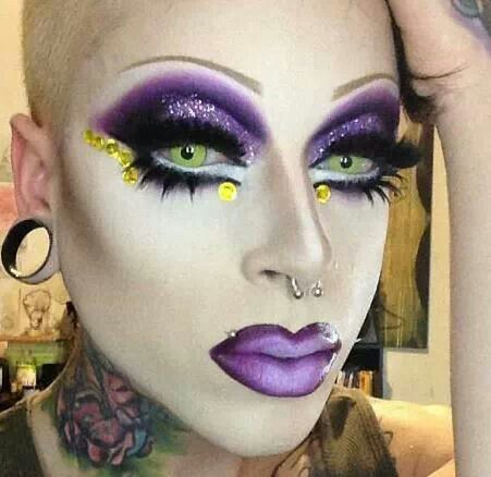 Going to include the lowered bottom eye liner for the big eyes on drag dayy Macabre Makeup, Faux Queen, Nina Flowers, Makeup For Hooded Eyes, Bio Queen, Unconventional Makeup, Drag Inspiration, Exotic Makeup, Cool Makeup