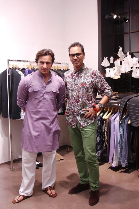 Saif Ali Khan at the Troy Costa Store, Mumbai #troycosta #menswear Saif Ali Khan Kurta, Short Kurta For Men, Indian Groom Dress, Indian Wedding Clothes For Men, Mens Indian Wear, Wedding Kurta For Men, Kurta Pajama Men, Formal Dresses For Men, Indian Groom Wear