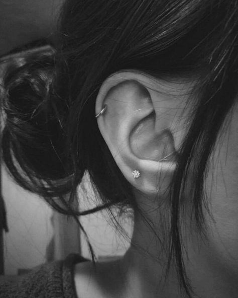 Upper Lobe And Helix Piercing, Cartalige Piercing, Upper Lobe, Style Lookbook, Lobe Piercing, Helix Piercing, Ear Piercing, Fashion Lookbook, Helix