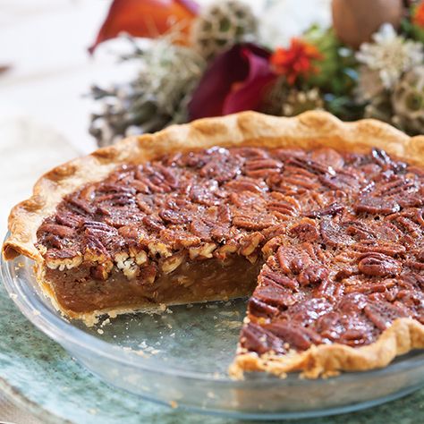 This scrumptious salted caramel pecan pie is packed with flavor. Paula Deen Pecan Pie, Pecan Pie Paula Deen, Salted Caramel Pecan Pie, Pecan Pie Recipes, Caramel Pecan Pie, Homemade Pecan Pie, Homemade Cherry Pies, Homemade Chicken Pot Pie, Pecan Pies