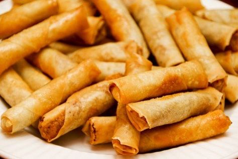 Lumpia Recipe Filipino, Filipino Egg Rolls, Lumpia Shanghai, Lumpiang Shanghai, Shanghai Food, Lumpia Recipe, Telur Gulung, Homemade Egg Rolls, Won Ton