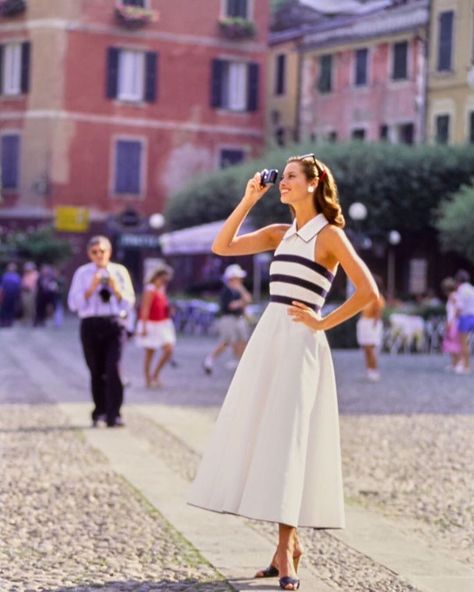 90'S on Instagram: “christy turlington in italy, photographed for vogue dec 1992 by arthur elgort @cturlington @arthurelgort” French Riviera Summer Style, Classy Fourth Of July Outfit, St Tropez Fashion, Christie Turlington, Beach Photography Friends, Riviera Fashion, Wrong Clothes, Floral Crochet Dress, Riviera Style